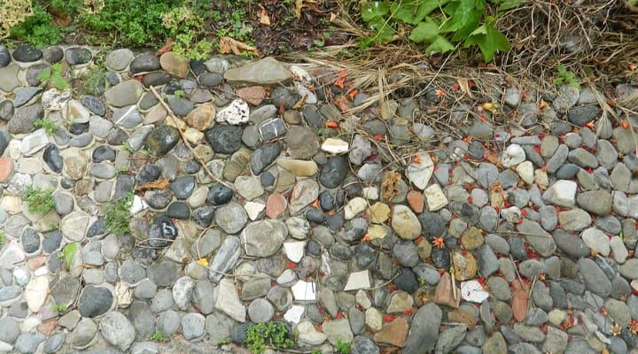 rocas de jardín pequeñas para el suelo
