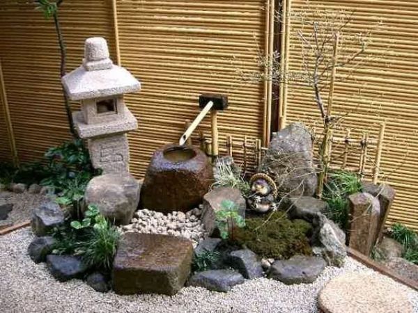 Borde de jardín de rocas japonés